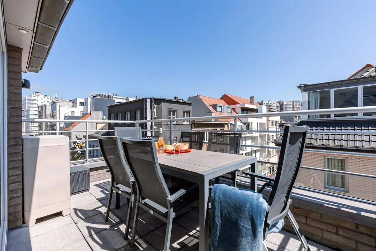 Huswell - Centrally Located Apartment With Sunny Terrace contacts