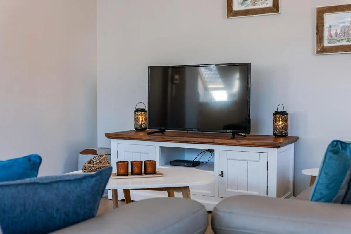 Huswell - Centrally Located Apartment With Sunny Terrace Ostend 0*,  Belgium