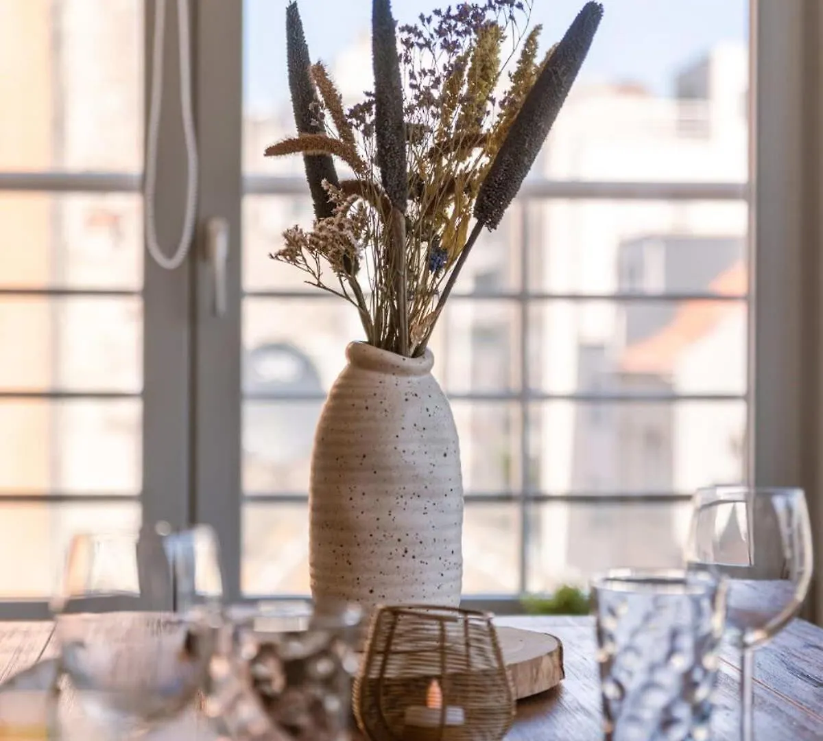 Huswell - Centrally Located Apartment With Sunny Terrace Ostend 0*,