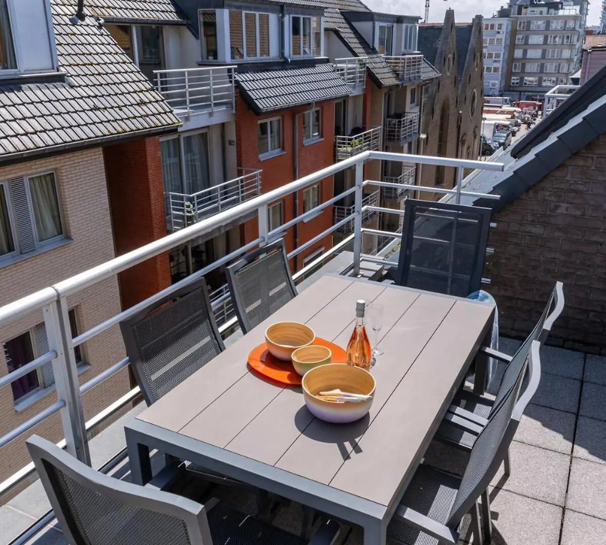 Huswell - Centrally Located Apartment With Sunny Terrace Ostend